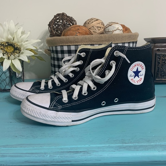 Converse Shoes - Hi too black converse women’s 9.5 EUC